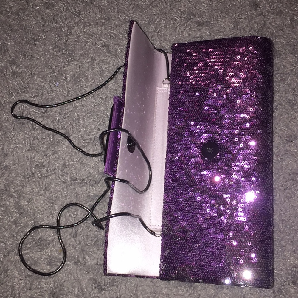 Clutch - Picture 2 of 4